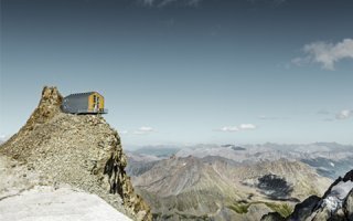 Le Refuge de l’Aigle : Une réalisation PREFA de haute altitude ! Batiweb Le Refuge de l’Aigle : Une réalisation PREFA de haute altitude ! Batiweb