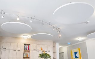 Knauf AMF présente TOPIQ® Sonic Element, les dalles acoustiques décoratives et ludiques !