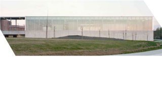 Le gymnase du lycée de Villefranche-de-Lauragais* s'offre 500m2 de façades GEODE - Jouer "à l'extérieur" dans une boîte d'aluminium, de verre et de béton - Batiweb