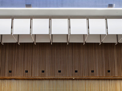 144 OPTIMA BAFFLES sur-mesure et 290 m² de plafonds métalliques équipent le Cri de Paris Batiweb 144 OPTIMA BAFFLES sur-mesure et 290 m² de plafonds métalliques équipent le Cri de Paris Batiweb