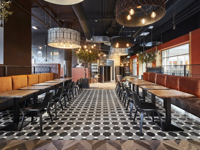 Sol design dans un restaurant avec Amtico Signature Batiweb Sol design dans un restaurant avec Amtico Signature Batiweb