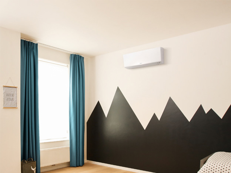 DAIKIN modernise sa gamme de pompes à chaleur air/air en intégrant deux nouvelles unités, murale et console, alliant design, technologie et performances énergétiques - Batiweb