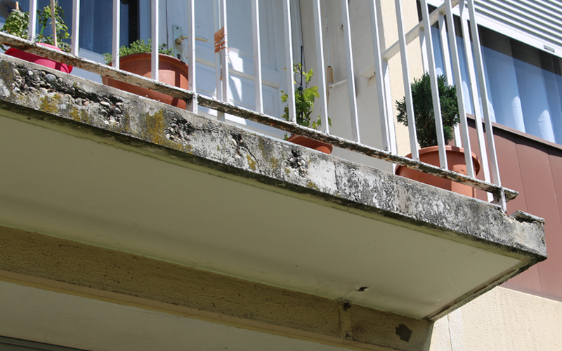 Garde-corps de balcon : habiller n’est pas étancher - Batiweb