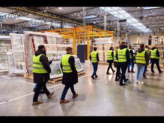 Visite des Partenaires Premium OKNOPLAST à l'usine...