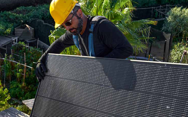 EDILIANS lance le PASS SOLAIRE : un accompagnement pour aider les couvreurs à devenir des experts du toit solaire ! - Batiweb