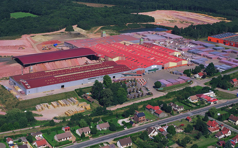 Innovation en tuiles terre cuite : -33% de consommation de gaz, 1500 tonnes de CO2 évitées sur le site de Saint-Germer-de-Fly - Batiweb