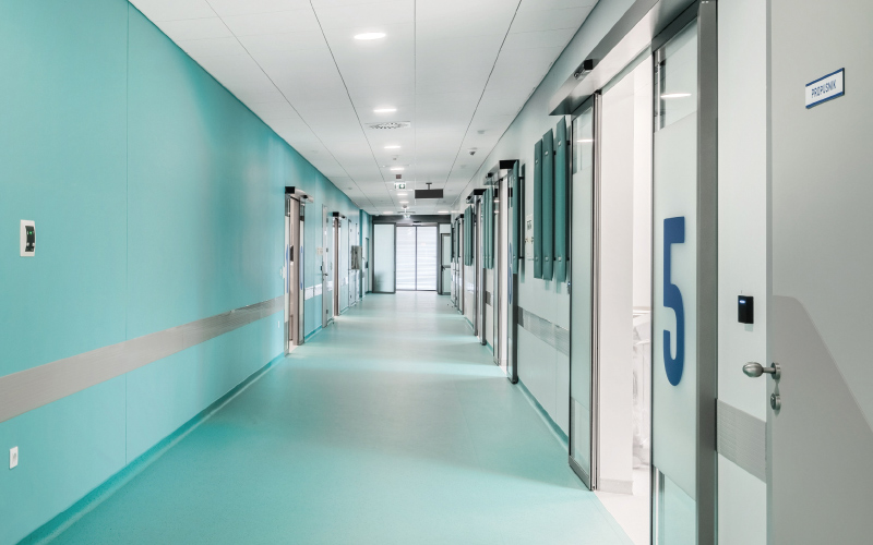 KNAUF CEILING SOLUTIONS édite son livre blanc dédié à la Santé : 7 conseils pour accompagner les décideurs dans leurs choix de solutions acoustiques - Batiweb