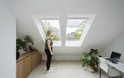 Fenêtre de toit innovante et fonctionnelle