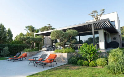 Pergola bioclimatique Sepalumic : confort...