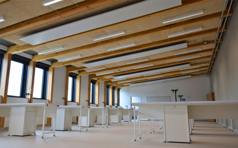 743 panneaux rayonnants métalliques au Groupe scolaire Le Barp (33) ! - Batiweb