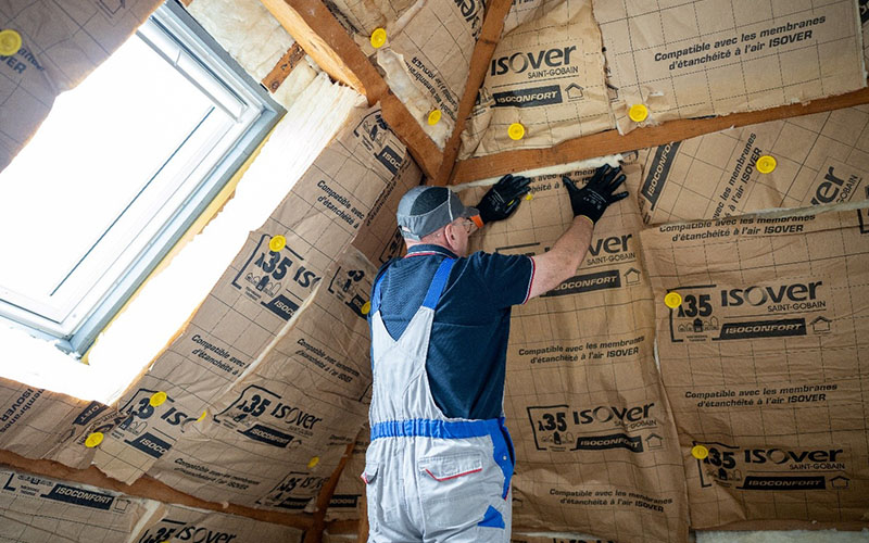 Combles aménagés : les solutions Isover conformes au DTU 45.10 - Batiweb