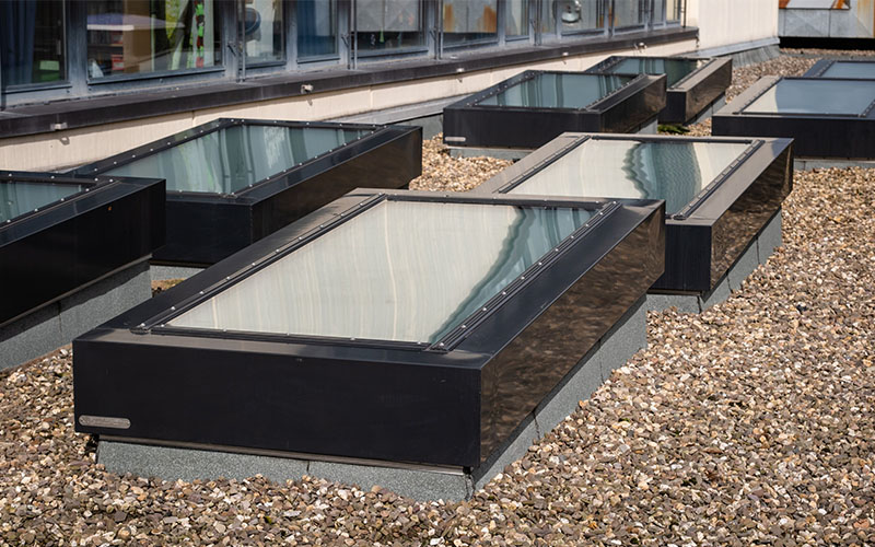 Le désenfumage naturel repensé : la sécurité incendie selon LAMILUX - Batiweb