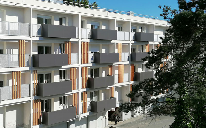 Fundermax : le balcon réinventé, entre esthétique et multifonctionnalité - Batiweb