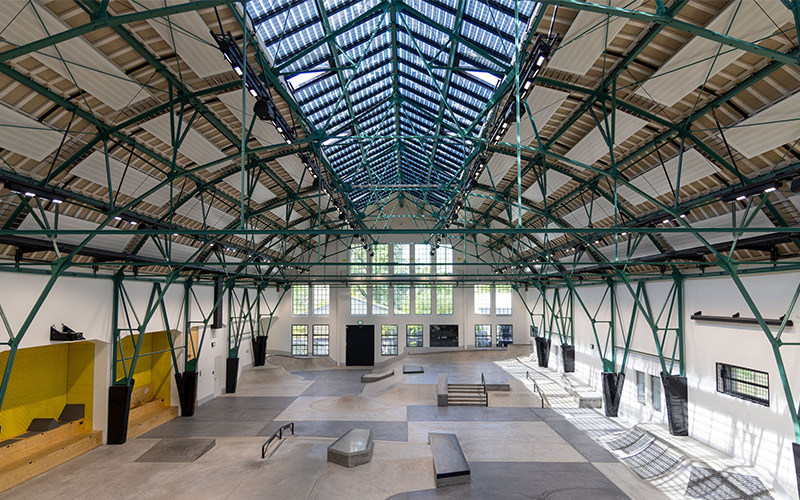 Rénovation avec systèmes d’éclairage zénithal : plus de lumière et d’efficacité - Batiweb