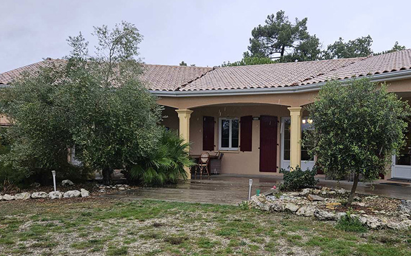 Un pavillon de plain-pied retrouve son assise après les ravages de la sécheresse - Batiweb