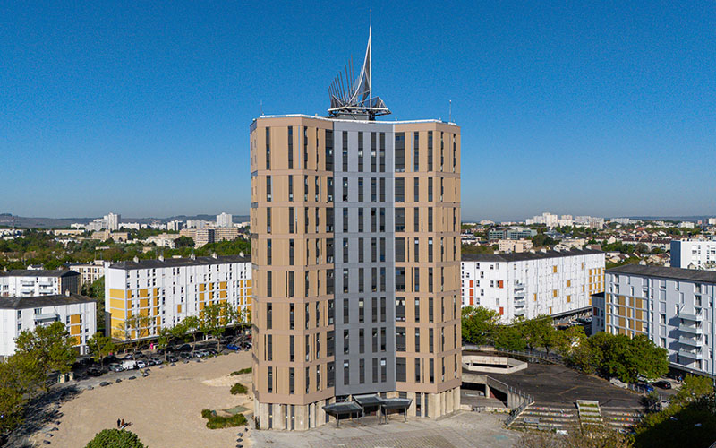À Reims, Joris Ide rénove la façade acier de la Tour des Argonautes - Batiweb