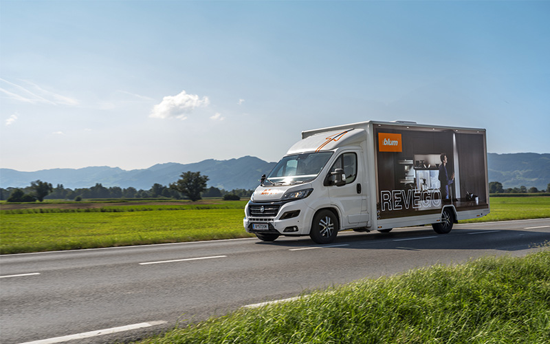 Blum part rencontrer les professionnels avec son roadshow « Agencer ensemble » - Batiweb
